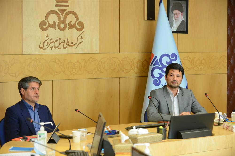 ایجاد کنسرسیوم های صادراتی با همکاری تشکل های تخصصی صنایع پایین دستی پتروشیمی